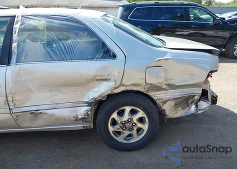 2001 Toyota Camry Le из США, поврежденный, VIN 4T1BG22K31U028704